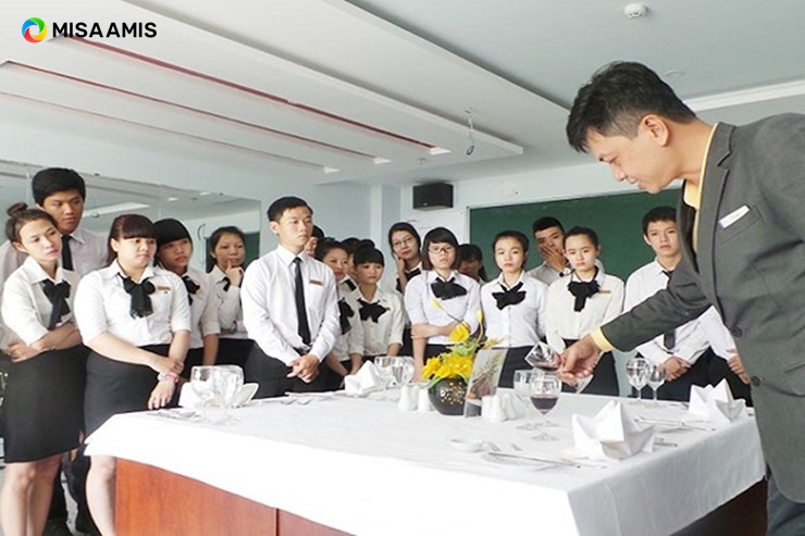 Đào tạo nghiệp vụ khách sạn