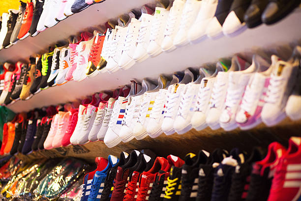 sản phẩm giày adidas