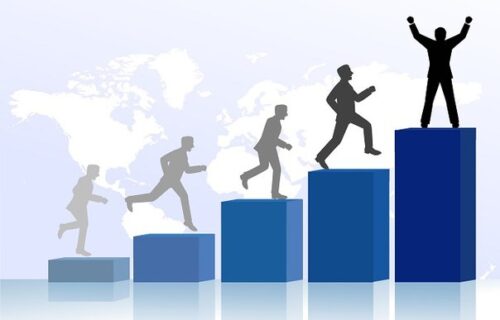 Lộ trình thăng tiến rõ ràng giúp nhân sự gắn kết với công ty