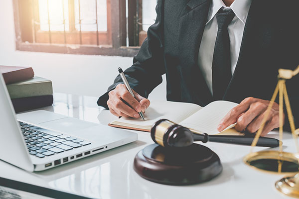 đặc điểm pháp lý của hợp đồng ủy quyền