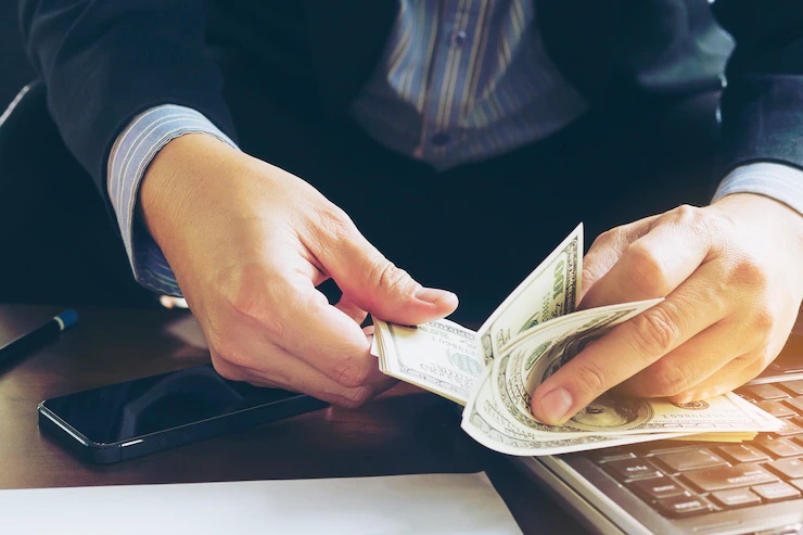 Có nhiều cách giúp doanh nghiệp quản lý tiền lương, mỗi cách sẽ có ưu nhược điểm riêng