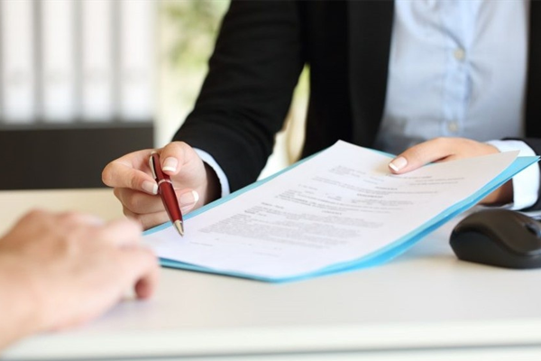 đặc điểm hợp đồng ủy thác mua bán hàng hóa