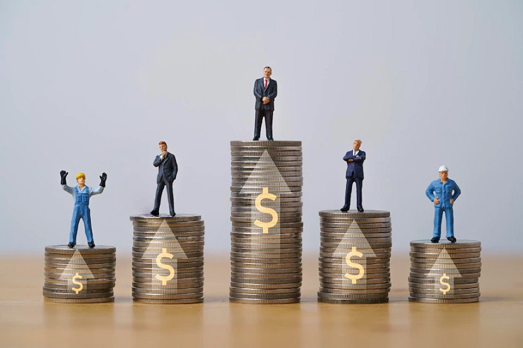 Nhân viên C&B quản lý các dữ liệu về dữ liệu HR, lương thưởng