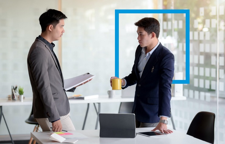 Vai trò của Associate Professor là tham gia vào các hoạt động giảng dạy tại các trường học, hội thảo