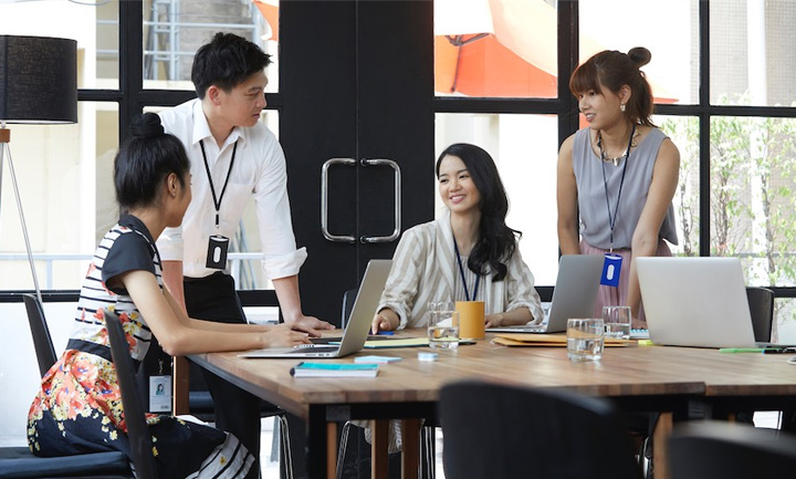 giao tiếp trong môi trường làm việc