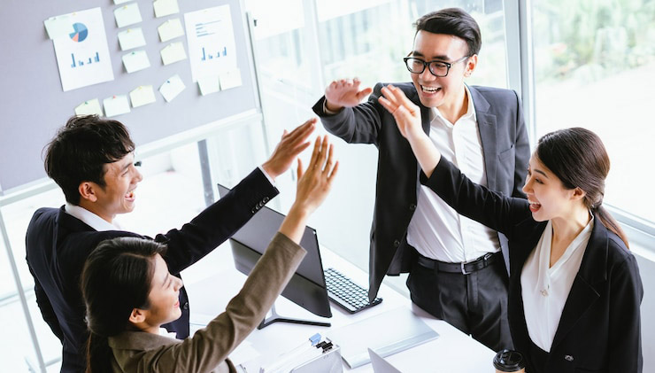 Hạn chế việc quát mắng nhân viên, luôn thân thiện với nhân viên cũng là kỹ năng của quản lý người Nhật