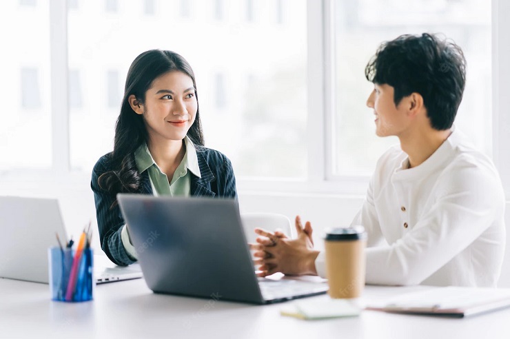 Senior sẽ đảm nhiệm các công việc có tính chất chuyên môn, đòi hỏi kinh nghiệm