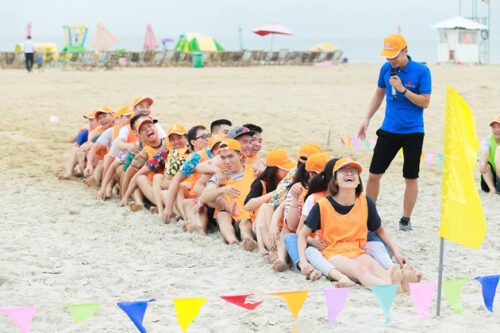 Thuyền trưởng tài năng là trò chơi team building phổ biến thể hiện tinh thần đồng đội cao