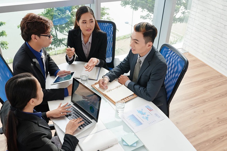 Bộ phận kinh doanh là một trong những phòng có nhiều mối quan hệ với các phòng ban khác