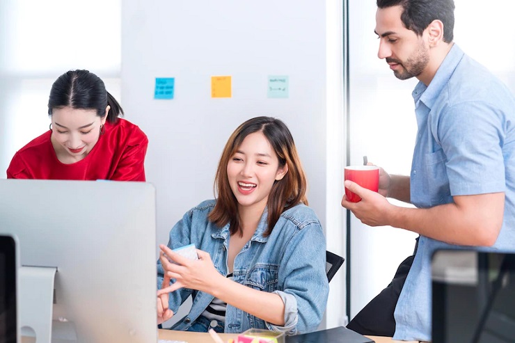 Ở đây, nhà quản lý sẽ không can thiệp quá sâu vào công việc của nhân việc