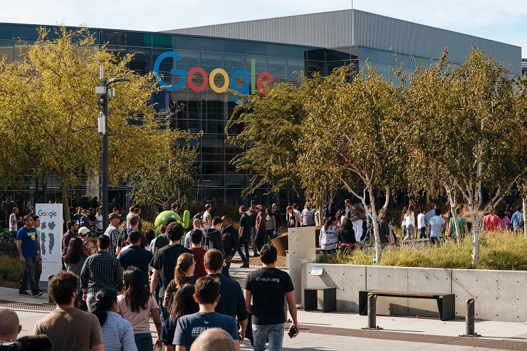 Google còn hỗ trợ một nửa số lương của nhân viên quá cố cho gia đình của họ trong suốt 10 năm liên tụcGoogle còn hỗ trợ một nửa số lương của nhân viên quá cố cho gia đình của họ trong suốt 10 năm liên tục