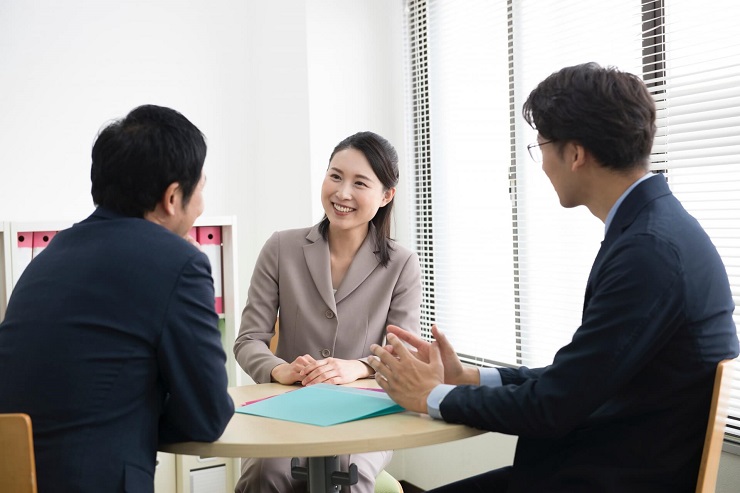 Bạn cần có kỹ năng giao tiếp, thuyết phục, ngoại hình tốt