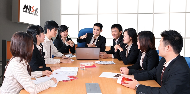 Khả năng giao tiếp và truyền đạt cần thiết trong quá trình trao đổi với cấp dưới và báo cáo với cấp trên
