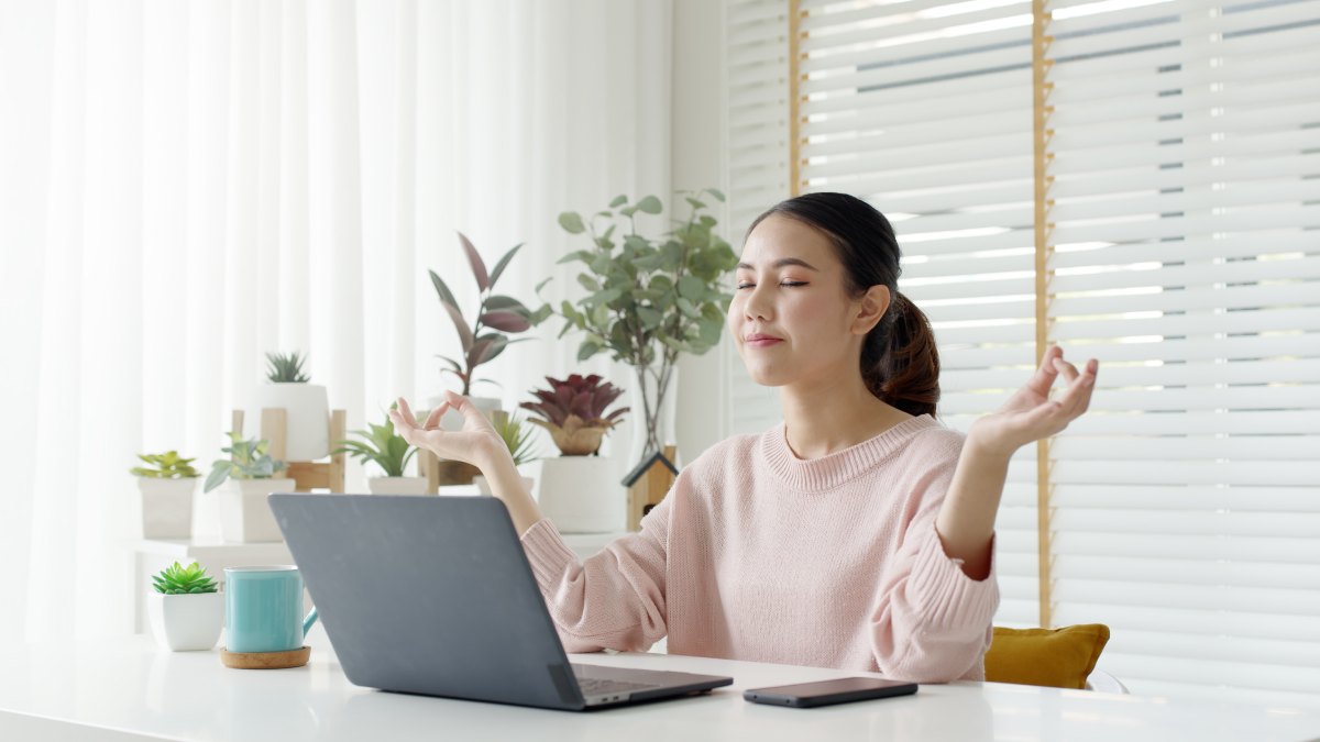 Nhận thông báo sa thải có thể khiến nhân viên gặp phải cú sốc gây ảnh hưởng tiêu cực tới tâm lý của họ.
