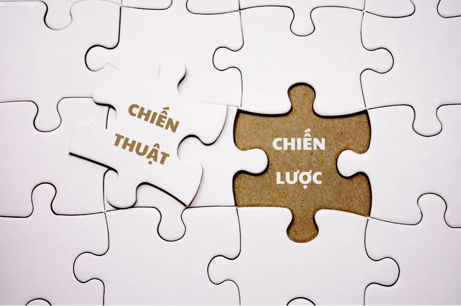 chiến lược và chiến thuật