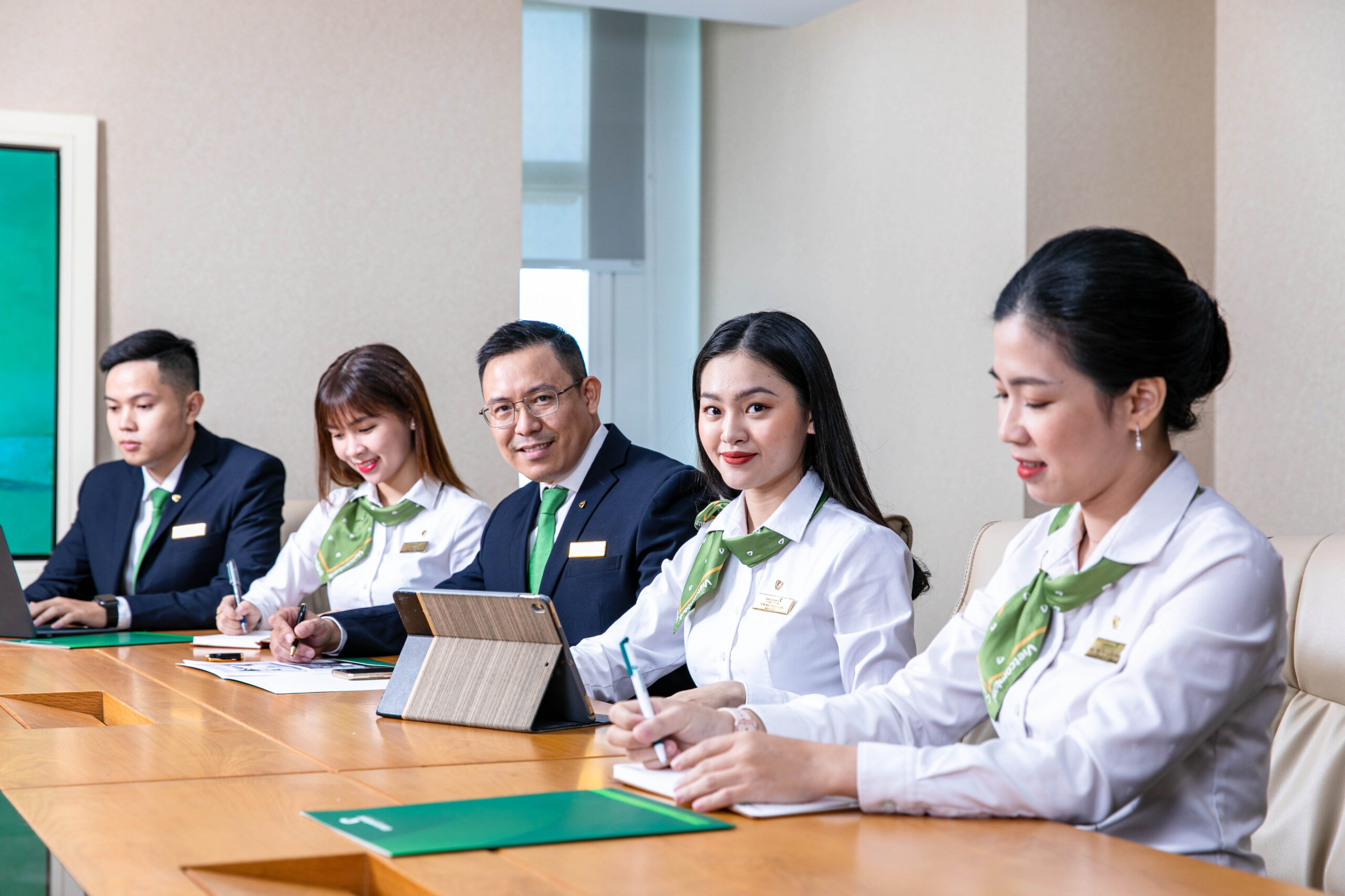 lương nhân viên ngân hàng vietcombank