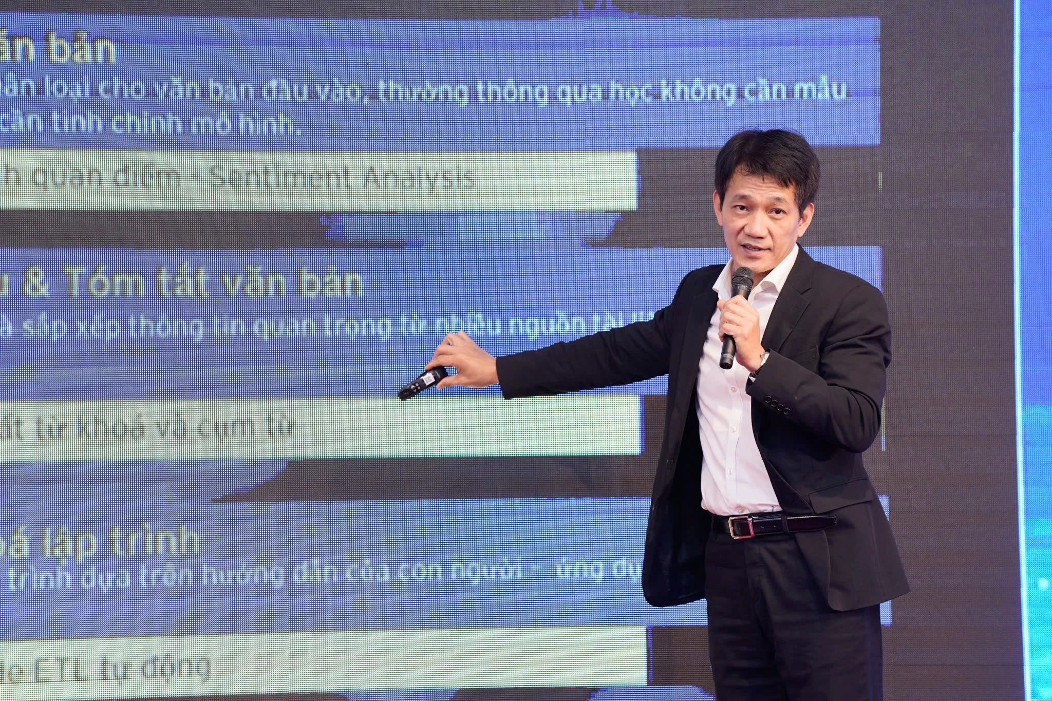 TS Nguyễn Viết Long