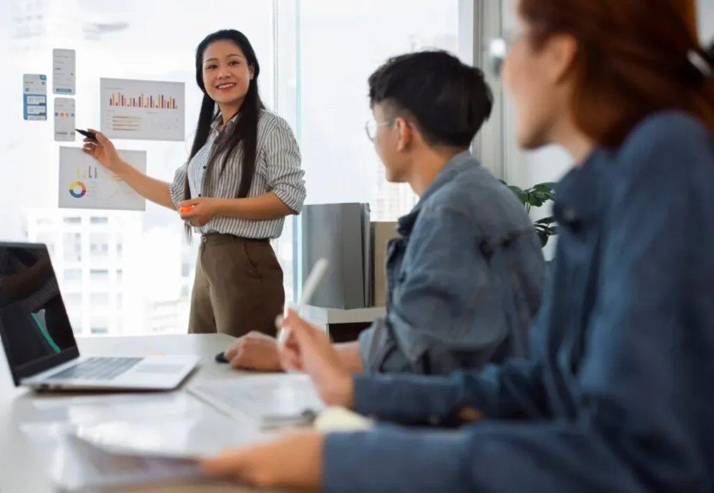 quản lý nhân sự tiếng anh là gì