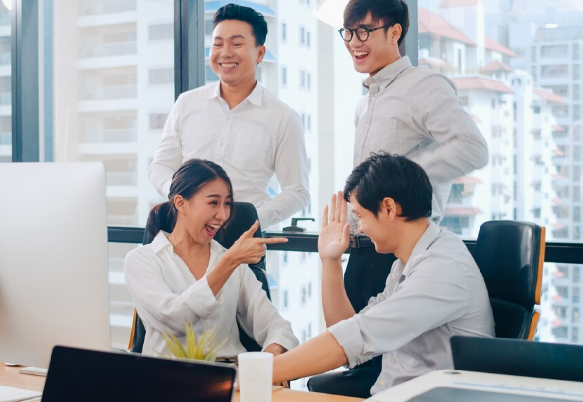 ai đo mức độ hài lòng nhân viên